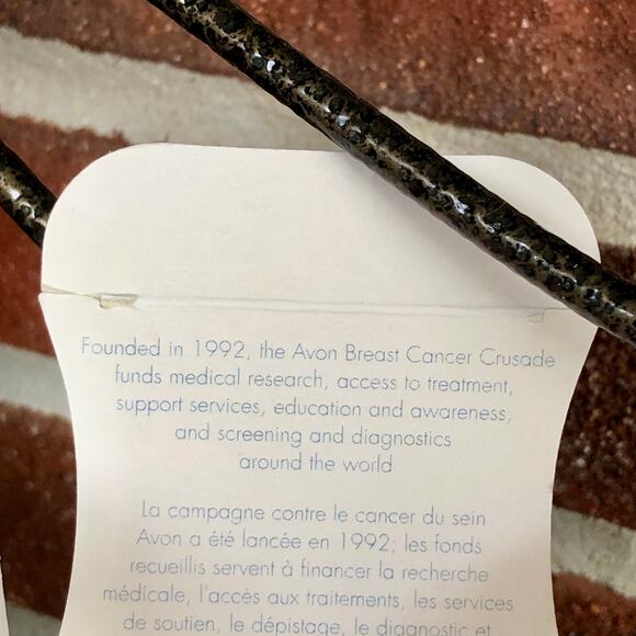 Vintage Avon Walk Around the Work for Breast Cancer Pin - Picture 10 of 16